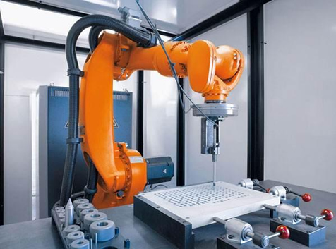 機器人在大型噴砂房以及高精度噴砂中的應用 機器人在大型噴砂房以及高精度噴砂中的應用